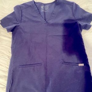 FIGS Casma Three Pocket V Neck Scrub Top in Navy
